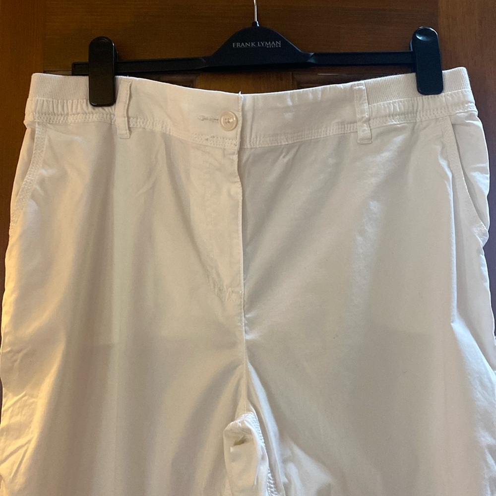 Chicos lightweight capris